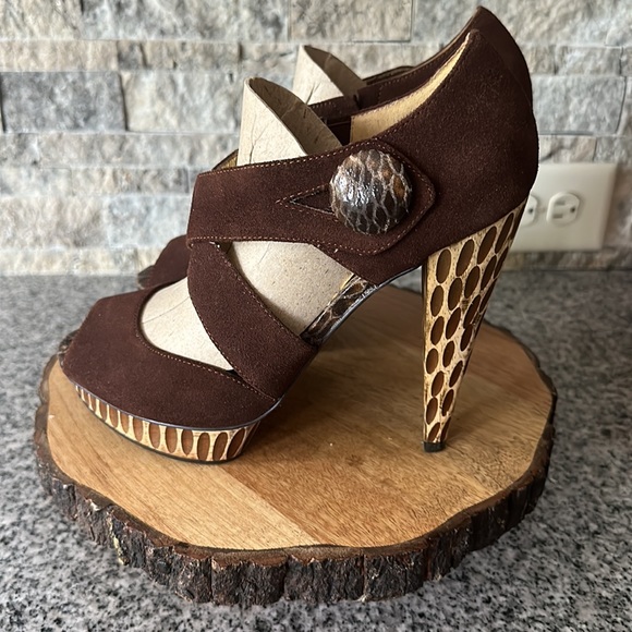 NAUGHTY MONKEY 🐒💕Brown Leopard Platform Decked Out High Heel Pumps Size 8 - Picture 3 of 9